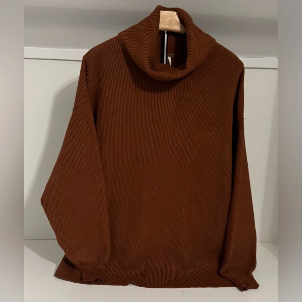 Free‎ People Softly Structured Knit Tunic Rust Color Turtleneck Sweater Small